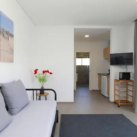 Perogil Poppy - Elegant With Pool *