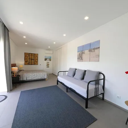 Perogil Poppy - Elegant With Pool *