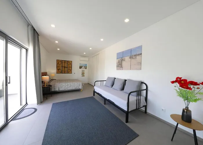 Perogil Poppy - Elegant With Pool *