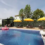 Perogil Poppy - Elegant With Pool Lejlighed