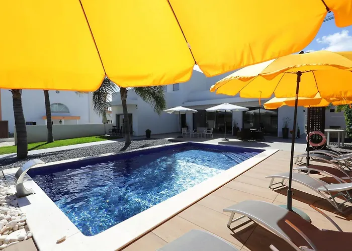 Perogil Poppy - Elegant With Pool Apartment Tavira