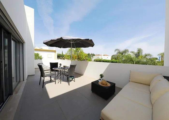 Apartment Perogil Poppy - Elegant With Pool